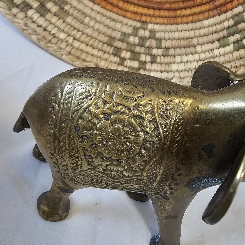 Set Of Two Etched Shell Vintage Brass Elephant Sculpture Figure Animal MCM - Picture 3 of 9